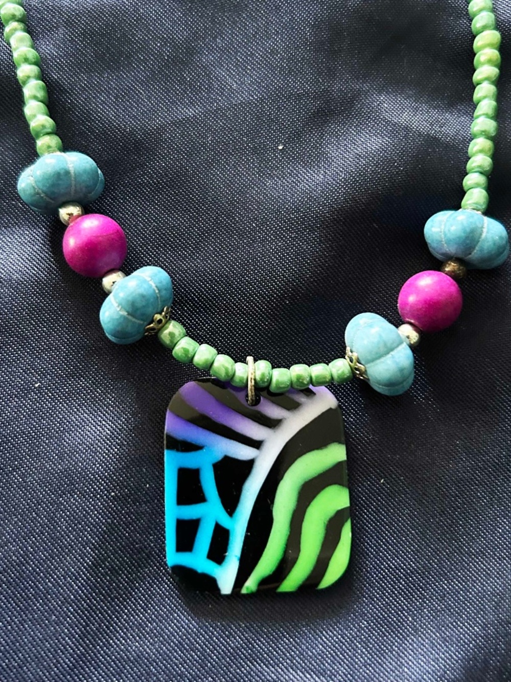 NECKLACE RECTANGLE BLUE/PURPLE/WHITE/GREEN CONTEMPORARY DESIGN WITH BLUE & PURPL